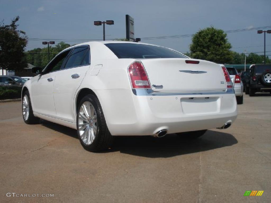 Ivory Tri-Coat Pearl 2011 Chrysler 300 Limited Exterior Photo #49839672