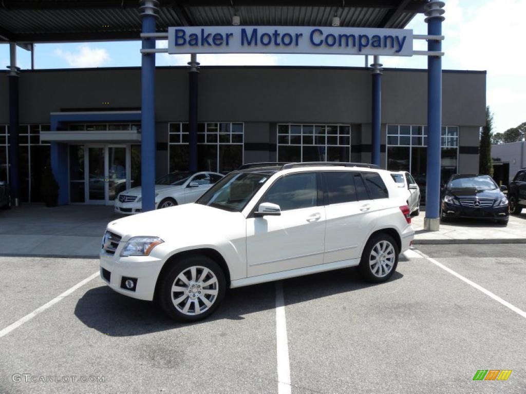 2011 GLK 350 - Arctic White / Almond/Black photo #1