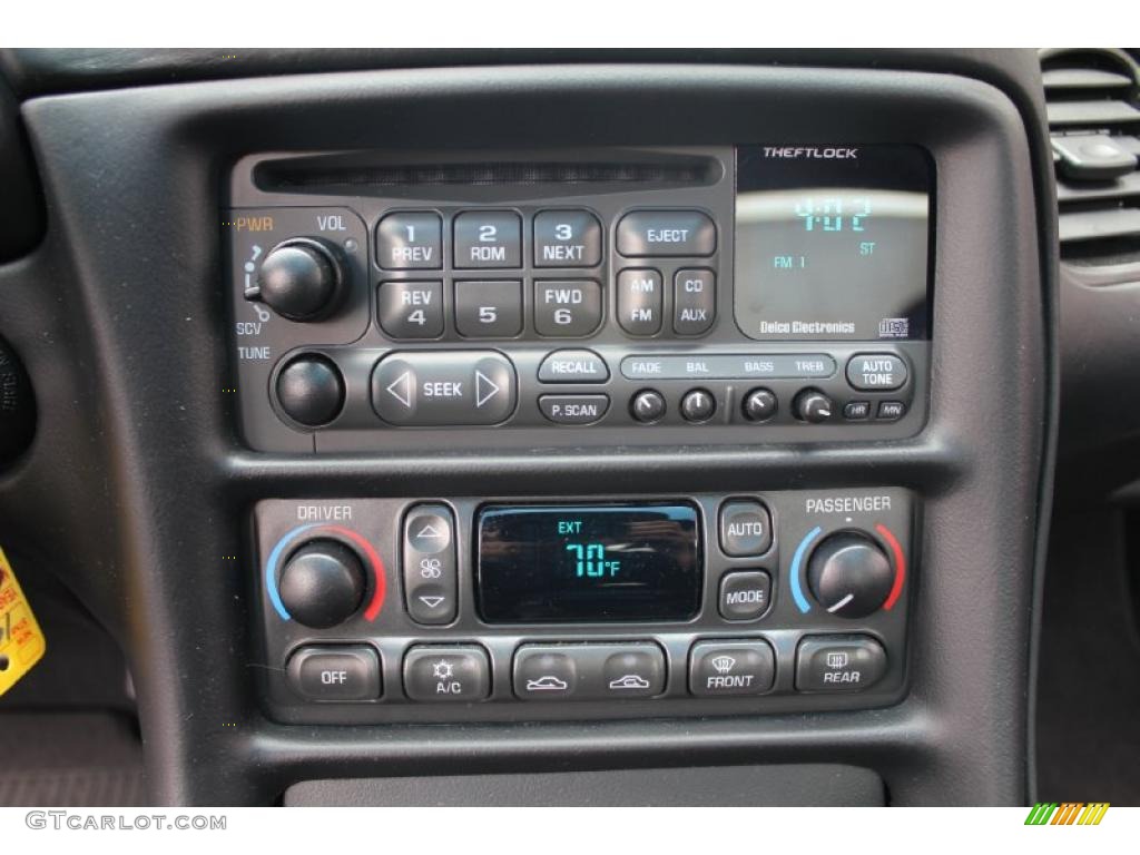 2003 Chevrolet Corvette Coupe Controls Photo #49842685