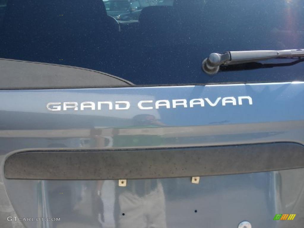 2002 Grand Caravan SE - Steel Blue Pearl / Taupe photo #35