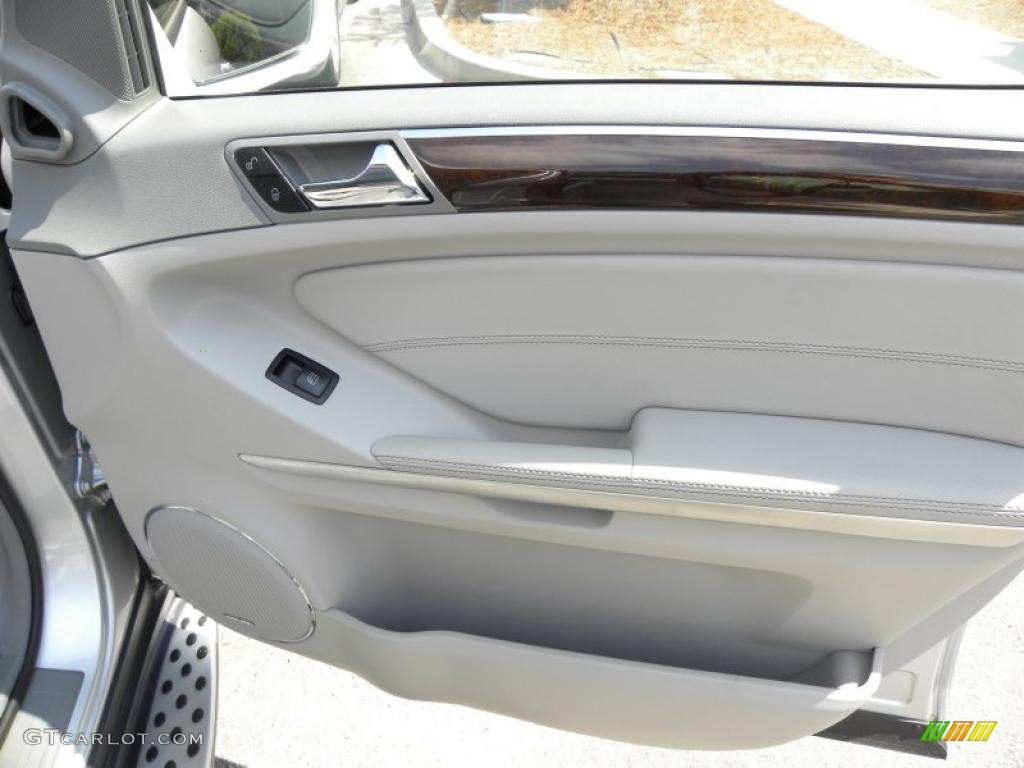 2010 Mercedes-Benz GL 550 4Matic Dark Ash/Ash Door Panel Photo #49844410