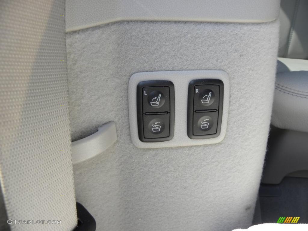 2010 Mercedes-Benz GL 550 4Matic Controls Photo #49844452