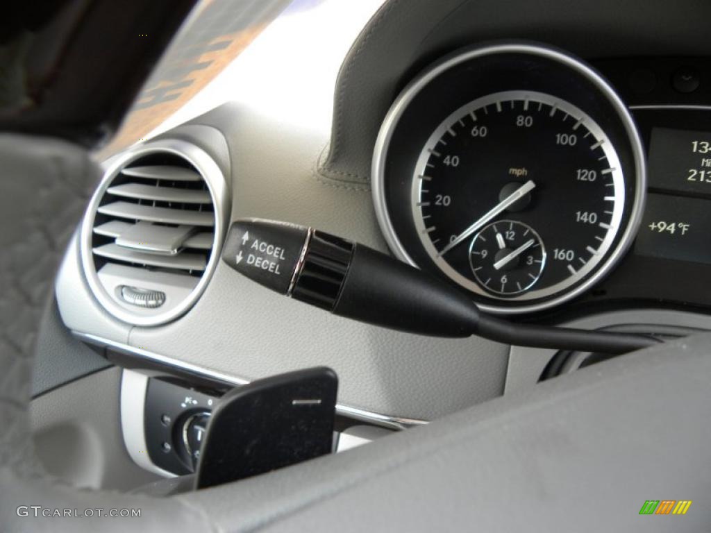 2010 Mercedes-Benz GL 550 4Matic Controls Photo #49844728