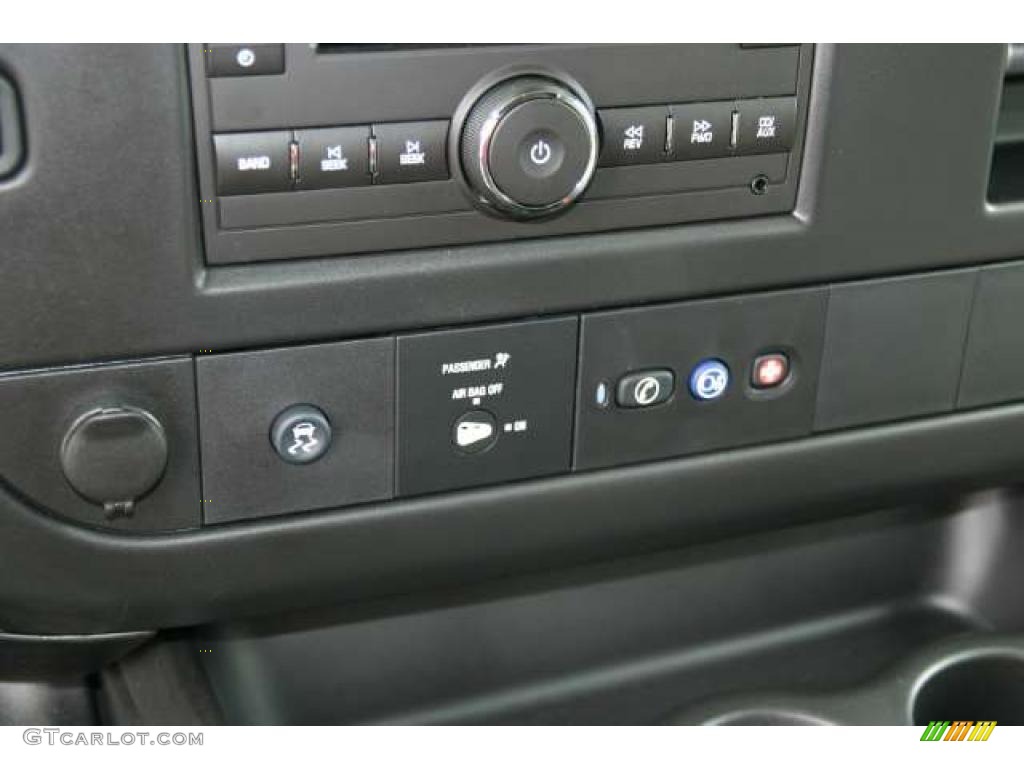 2011 GMC Savana Van LT 2500 Passenger Controls Photo #49845055