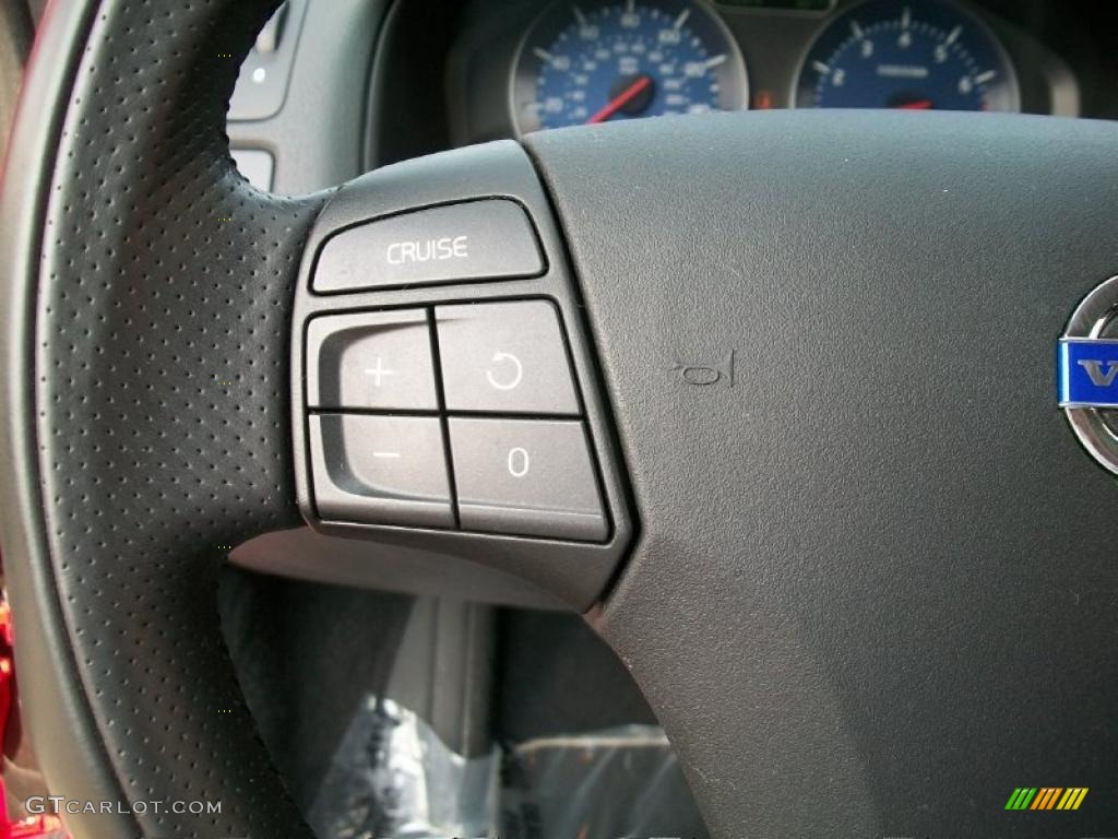 2010 Volvo V50 T5 R-Design Controls Photo #49845307