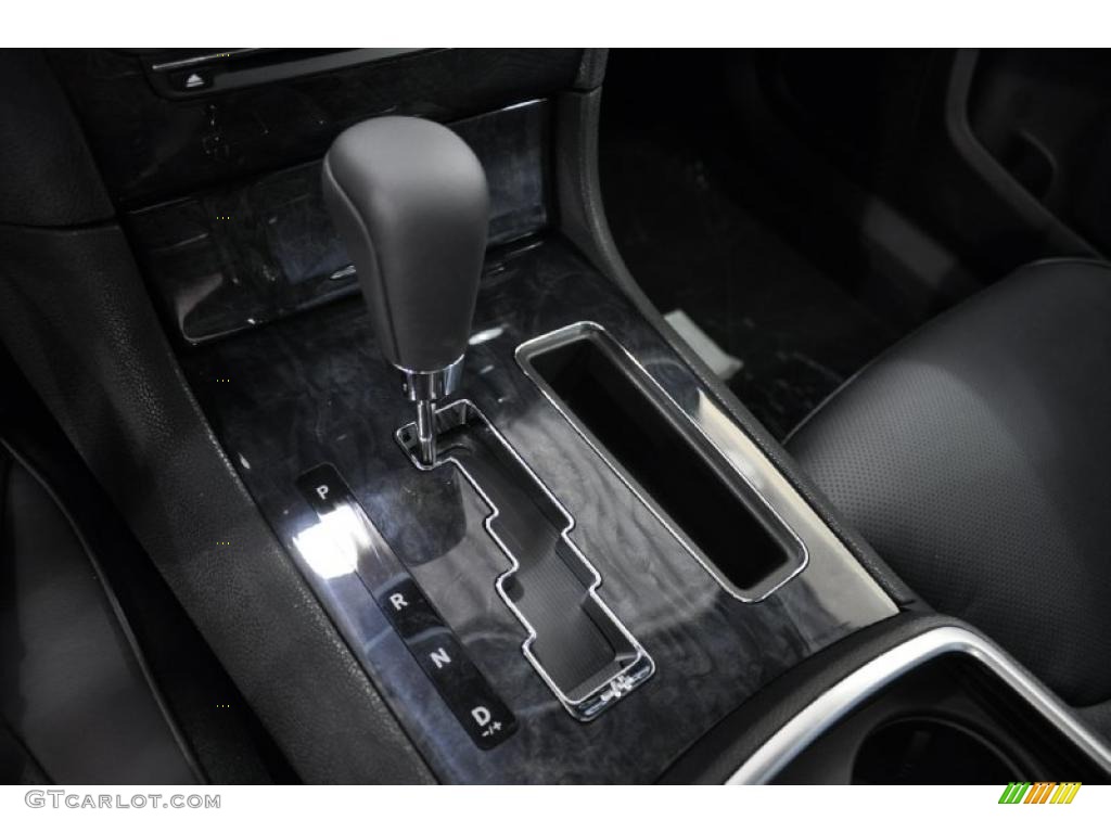 2011 Chrysler 300 C Hemi 5 Speed Automatic Transmission Photo #49846240