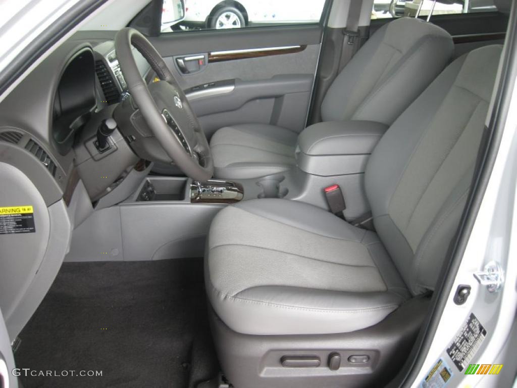 Gray Interior 2011 Hyundai Santa Fe SE Photo #49848943