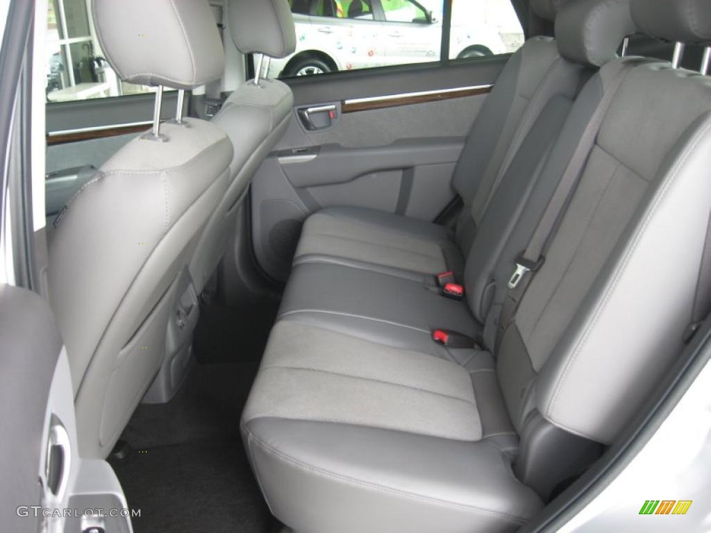Gray Interior 2011 Hyundai Santa Fe SE Photo #49848973