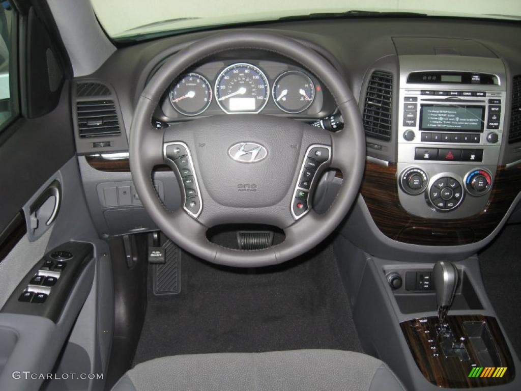 2011 Hyundai Santa Fe SE Dashboard Photos