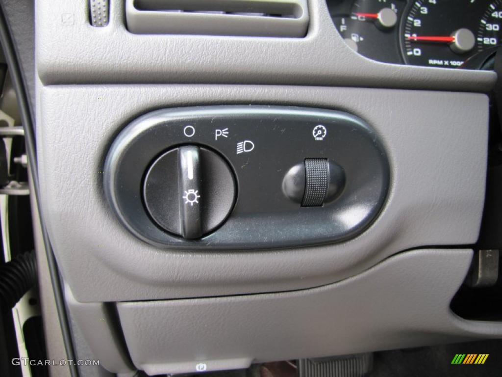 2005 Explorer XLT 4x4 - Mineral Grey Metallic / Graphite photo #10