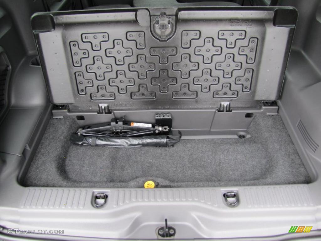 2005 Explorer XLT 4x4 - Mineral Grey Metallic / Graphite photo #27