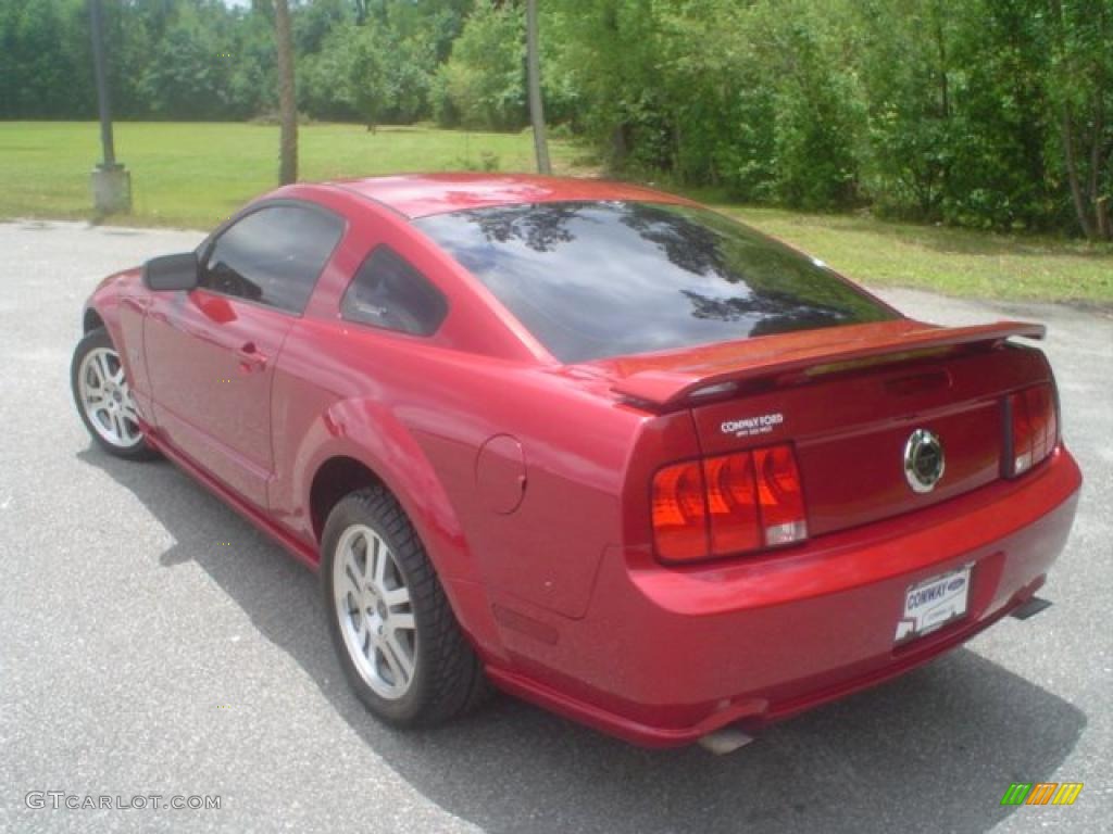 2005 Mustang GT Premium Coupe - Redfire Metallic / Dark Charcoal photo #10