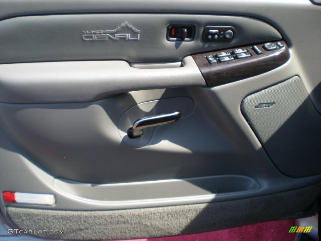 2001 GMC Yukon Denali AWD Graphite/Medium Gray Door Panel Photo #49856834