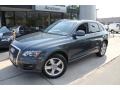 Meteor Grey Pearl Effect 2011 Audi Q5 2.0T quattro