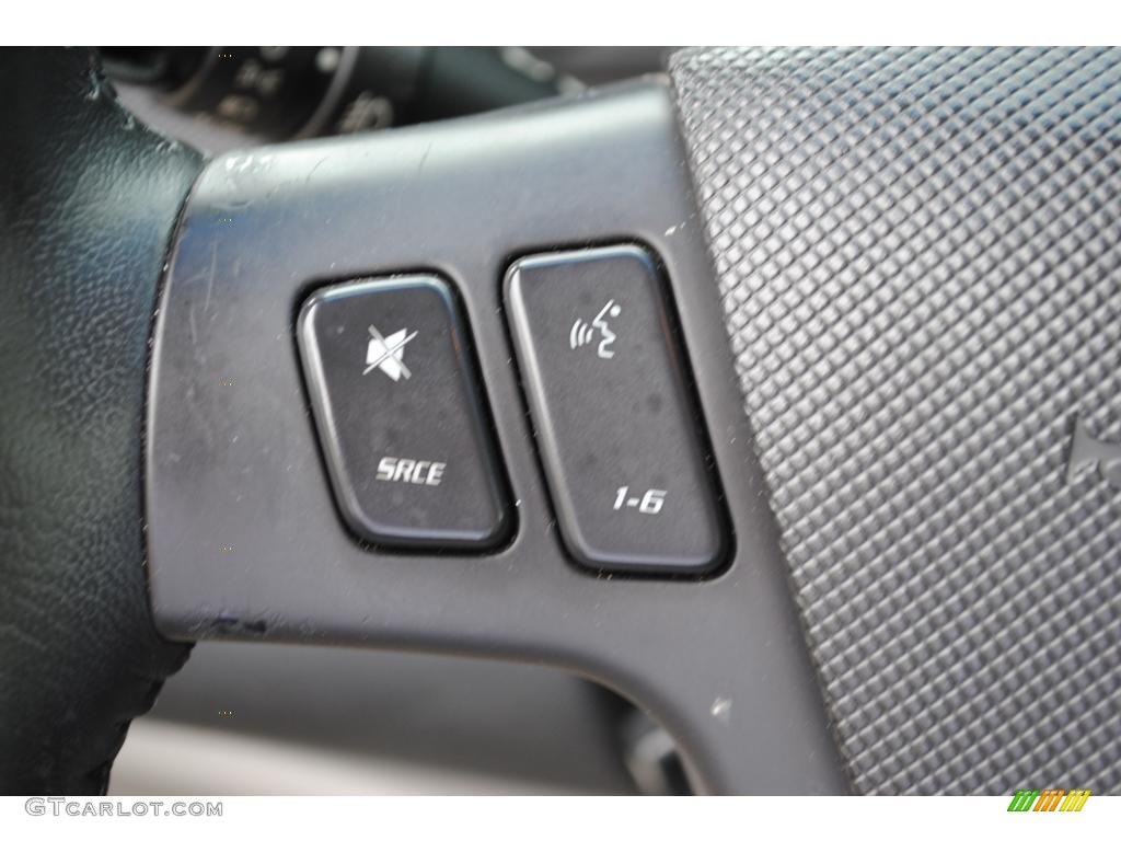 2004 Cadillac SRX V8 Controls Photo #49860362