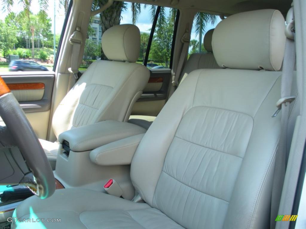 2006 LX 470 - Crystal White / Ivory photo #13