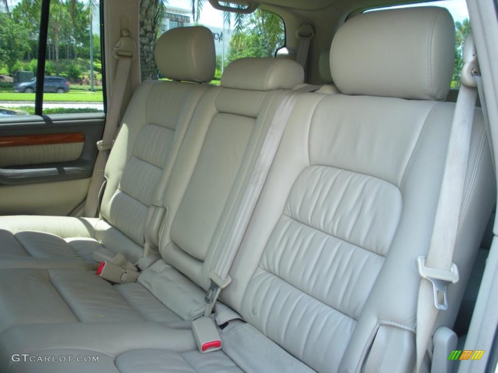 2006 LX 470 - Crystal White / Ivory photo #15