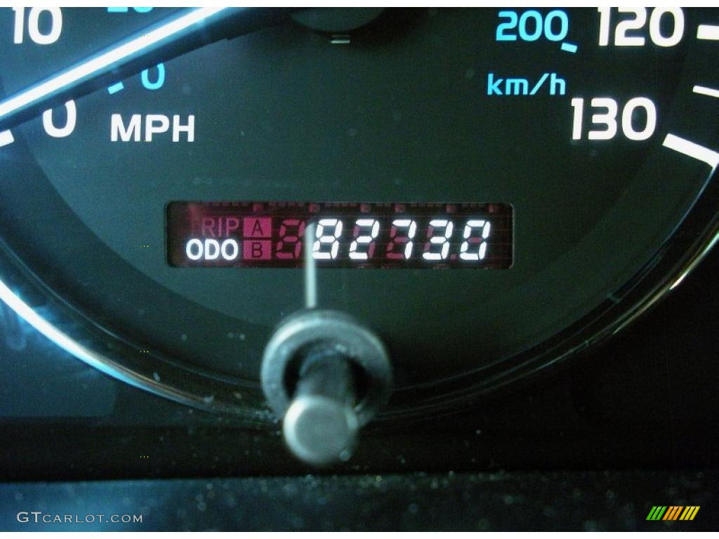 2006 LX 470 - Crystal White / Ivory photo #23