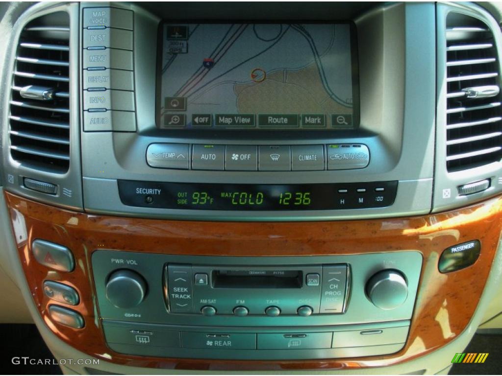 2006 LX 470 - Crystal White / Ivory photo #24