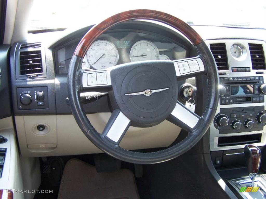 2006 Chrysler 300 Touring AWD Dark Slate Gray/Light Graystone Steering Wheel Photo #49863836