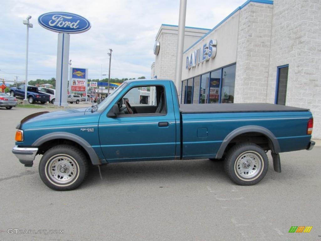 1994 Ranger XLT Regular Cab 4x4 - Cayman Green Metallic / Grey photo #2