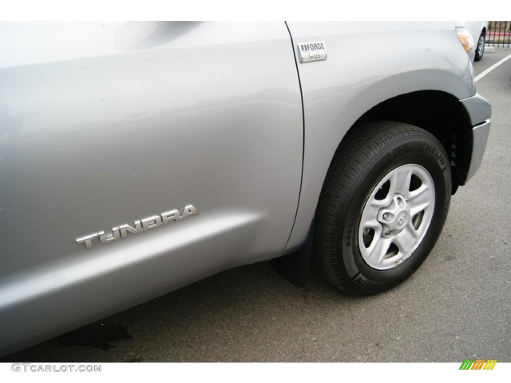 2010 Tundra Double Cab 4x4 - Silver Sky Metallic / Graphite Gray photo #33