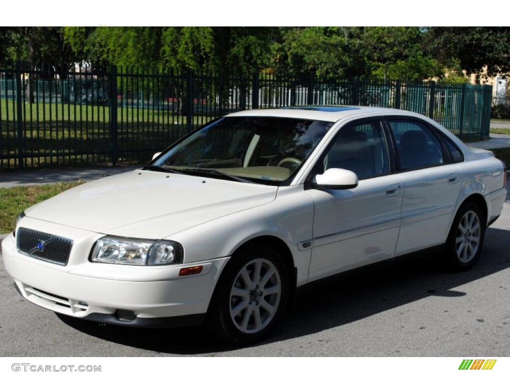 2002 S80 T6 - White / Taupe/LightTaupe photo #1