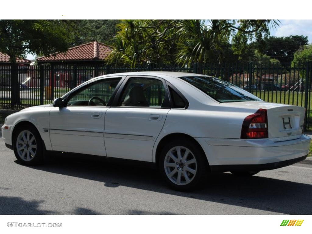 2002 S80 T6 - White / Taupe/LightTaupe photo #4