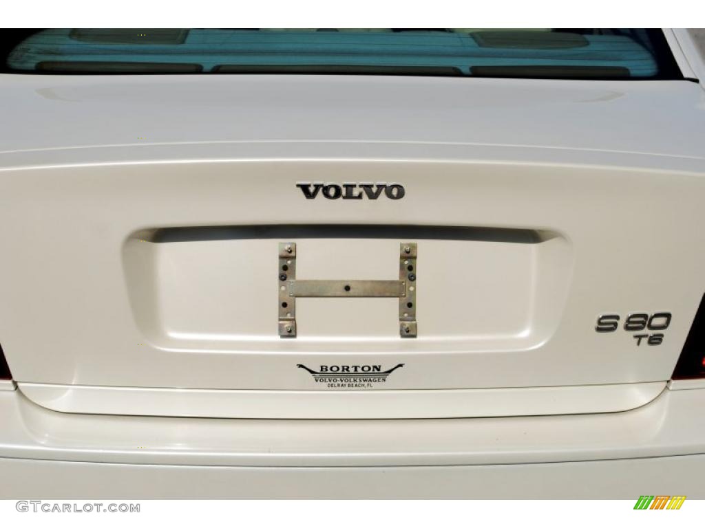 2002 S80 T6 - White / Taupe/LightTaupe photo #6