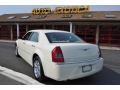 Cool Vanilla - 300 C HEMI Photo No. 3