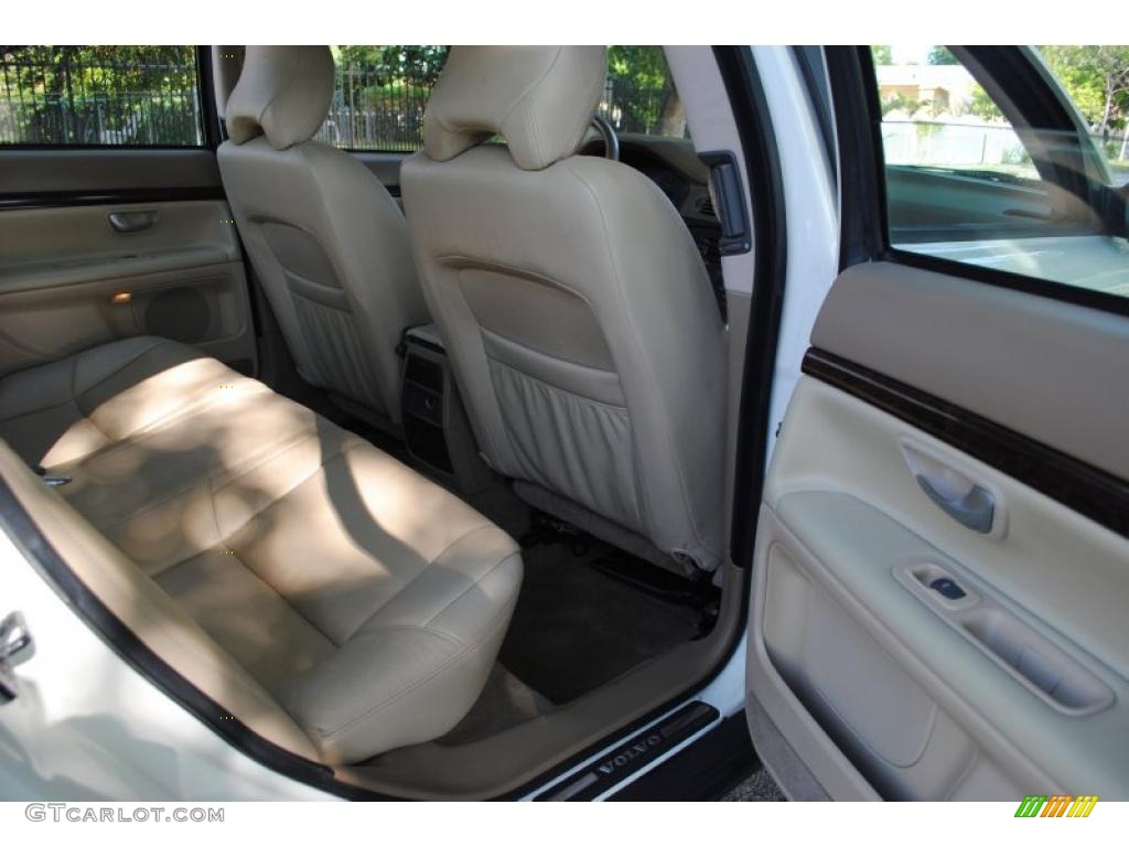 2002 S80 T6 - White / Taupe/LightTaupe photo #44