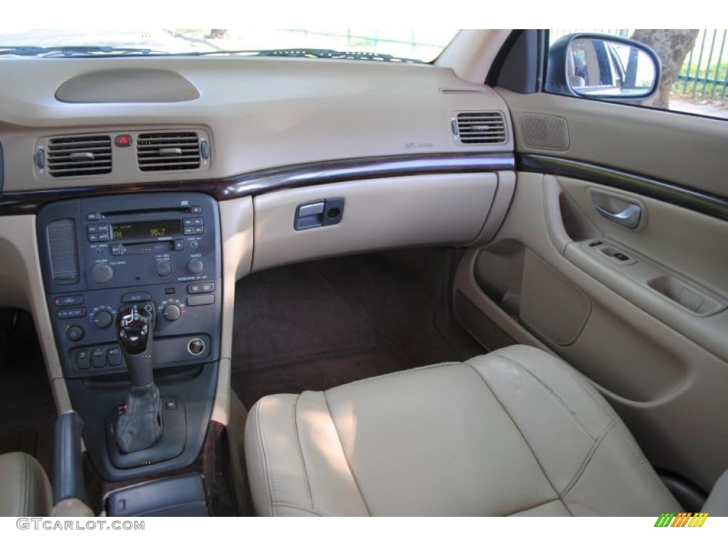 2002 S80 T6 - White / Taupe/LightTaupe photo #53