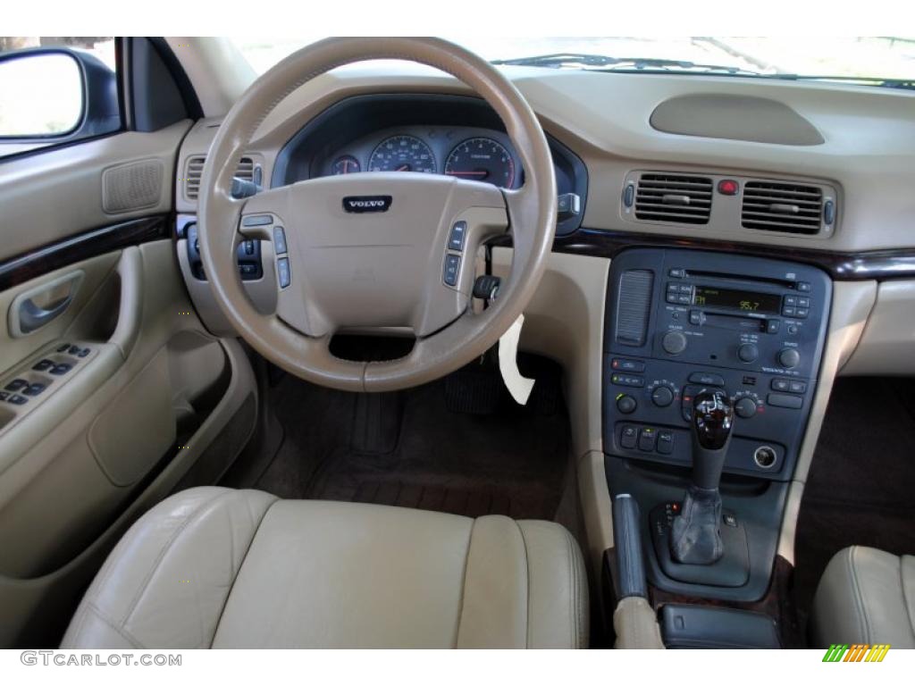 2002 S80 T6 - White / Taupe/LightTaupe photo #55