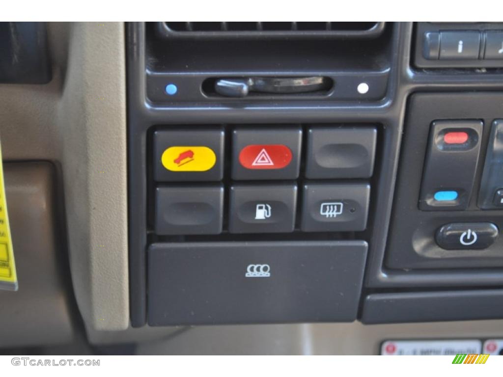 1999 Land Rover Discovery Series II Controls Photo #49871774