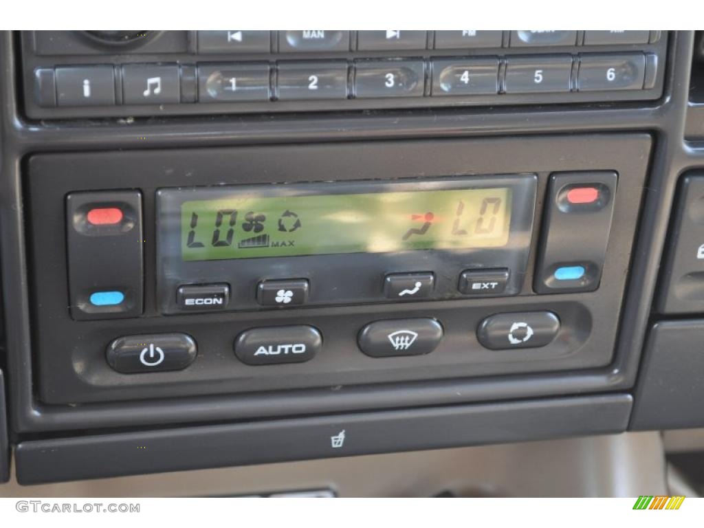 1999 Land Rover Discovery Series II Controls Photo #49871819