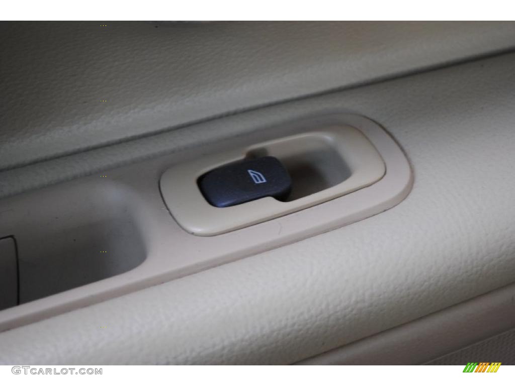 2002 S80 T6 - White / Taupe/LightTaupe photo #67