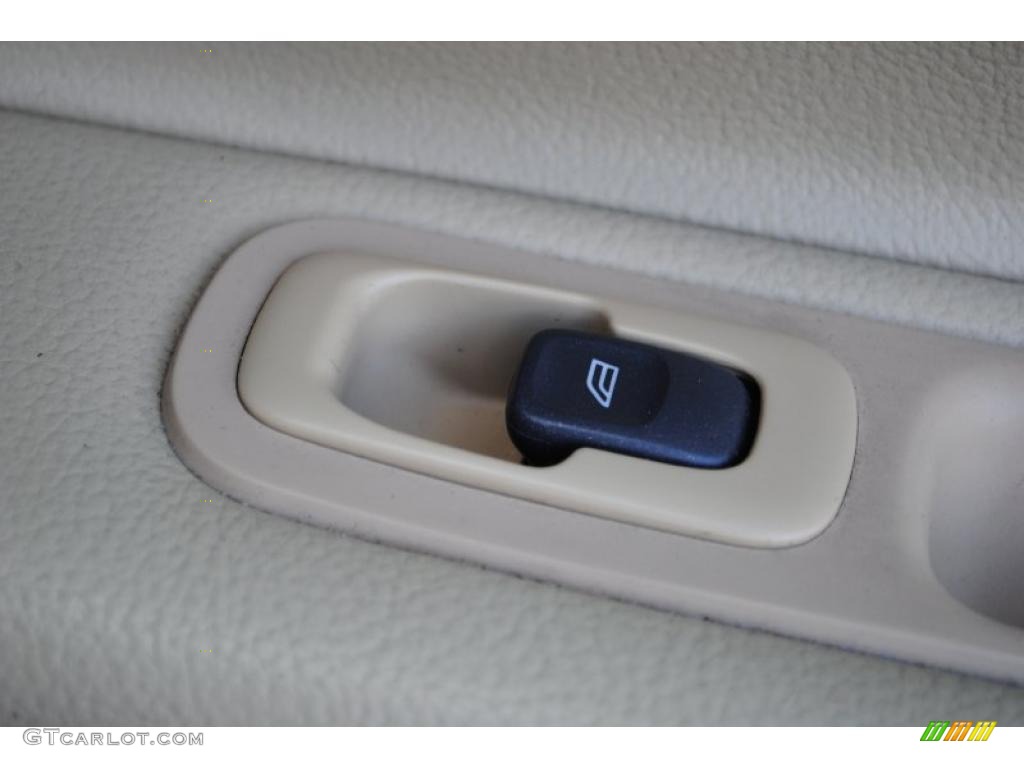 2002 S80 T6 - White / Taupe/LightTaupe photo #68