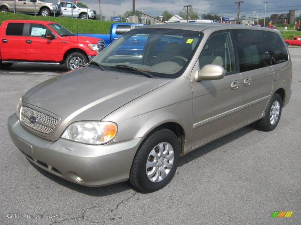 2004 Sedona LX - Silky Beige / Beige photo #2