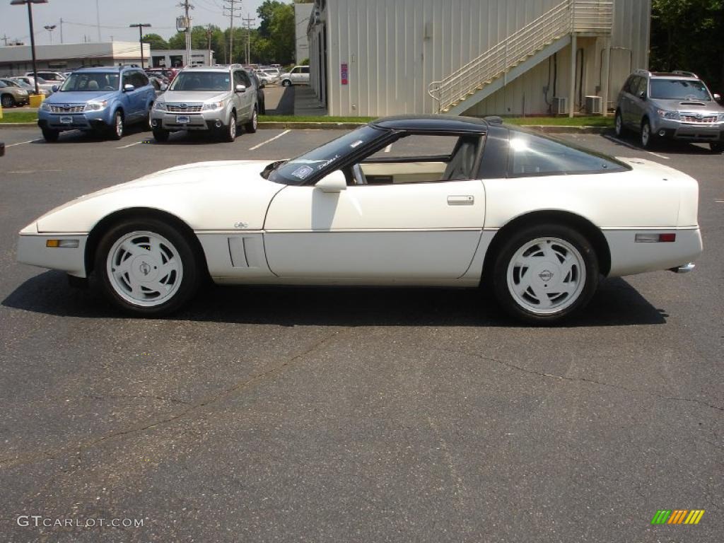 White 1988 Chevrolet Corvette Coupe Exterior Photo #49873253