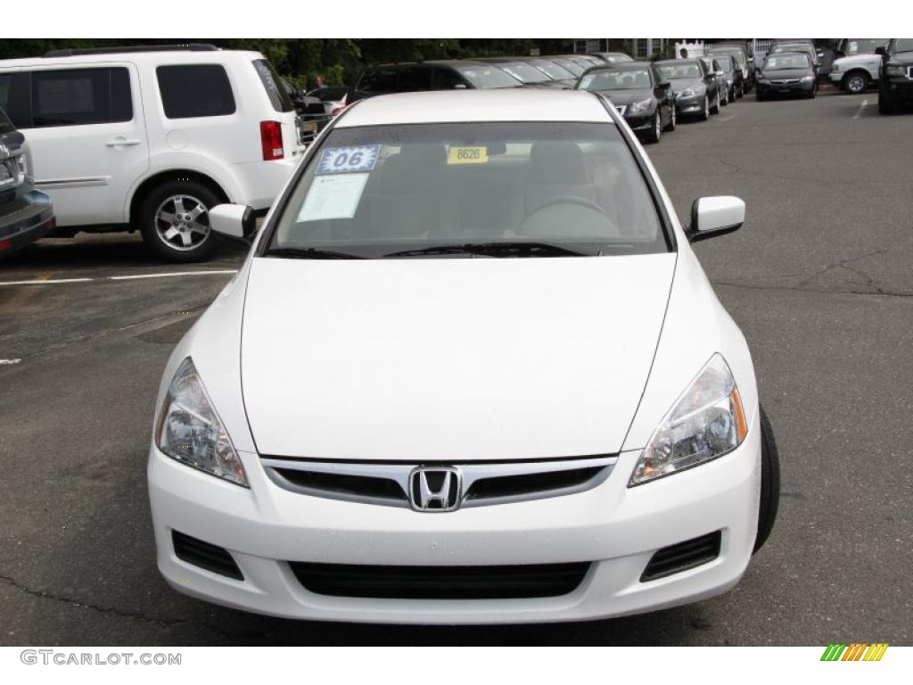 2006 Accord LX Sedan - Taffeta White / Ivory photo #2