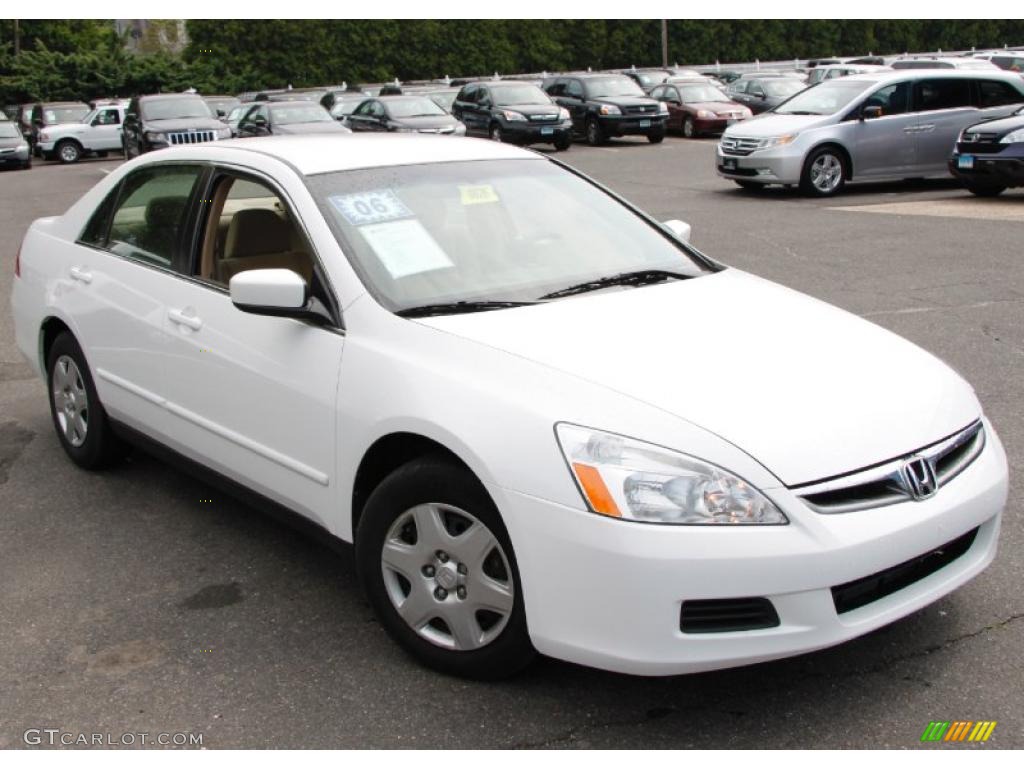 2006 Accord LX Sedan - Taffeta White / Ivory photo #3