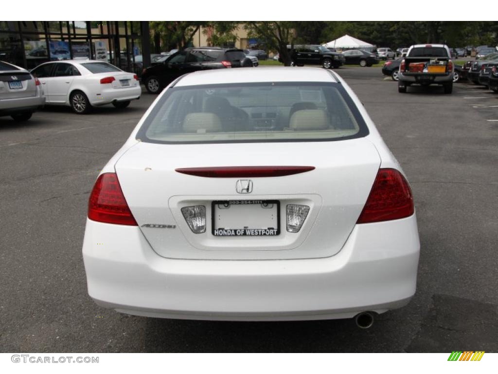 2006 Accord LX Sedan - Taffeta White / Ivory photo #6