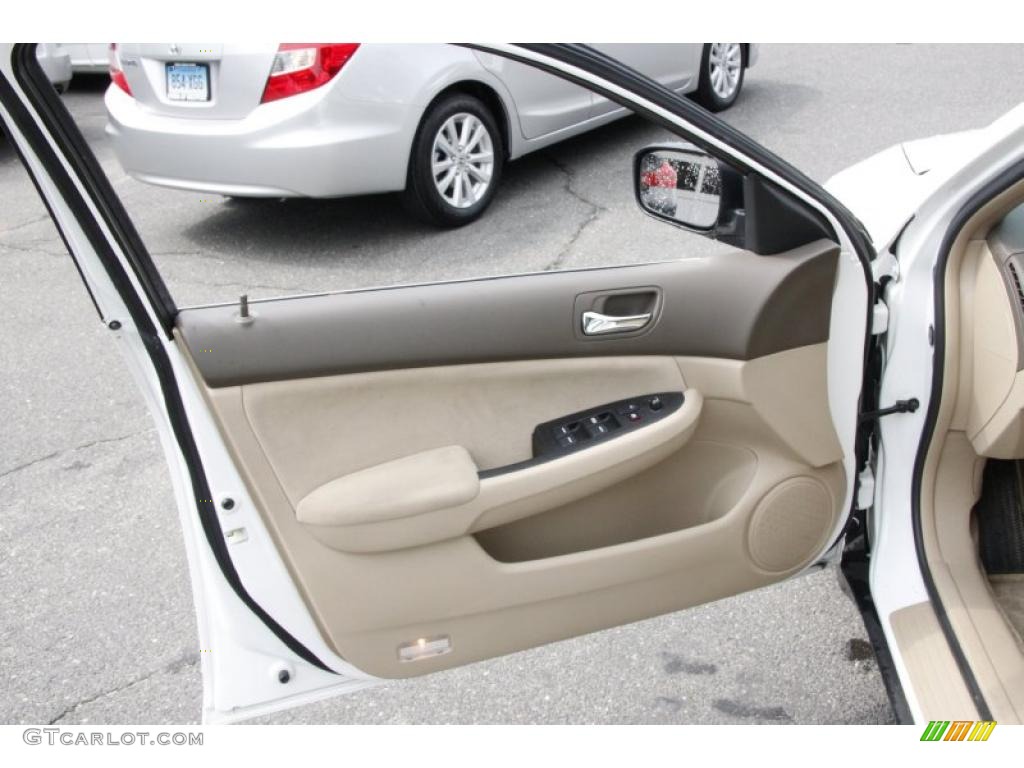 2006 Accord LX Sedan - Taffeta White / Ivory photo #12