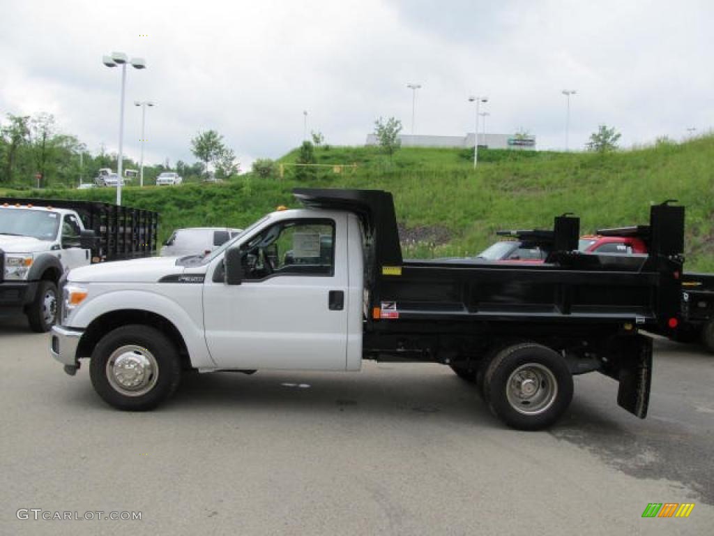 Oxford White 2011 Ford F350 Super Duty XL Regular Cab Chassis Dump Truck Exterior Photo #49876688