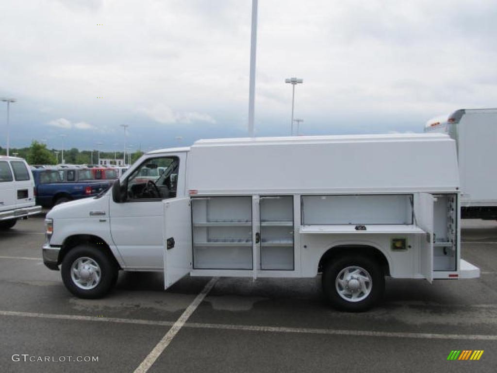 Oxford White 2011 Ford E Series Cutaway E350 Commercial Utility Truck Exterior Photo #49877264