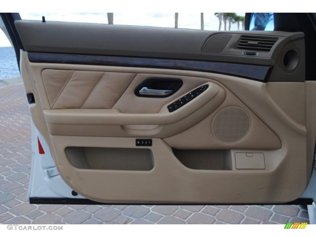 2002 BMW 5 Series 540i Sedan Sand Door Panel Photo #49877312
