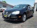 Black - Jetta SE Sedan Photo No. 3