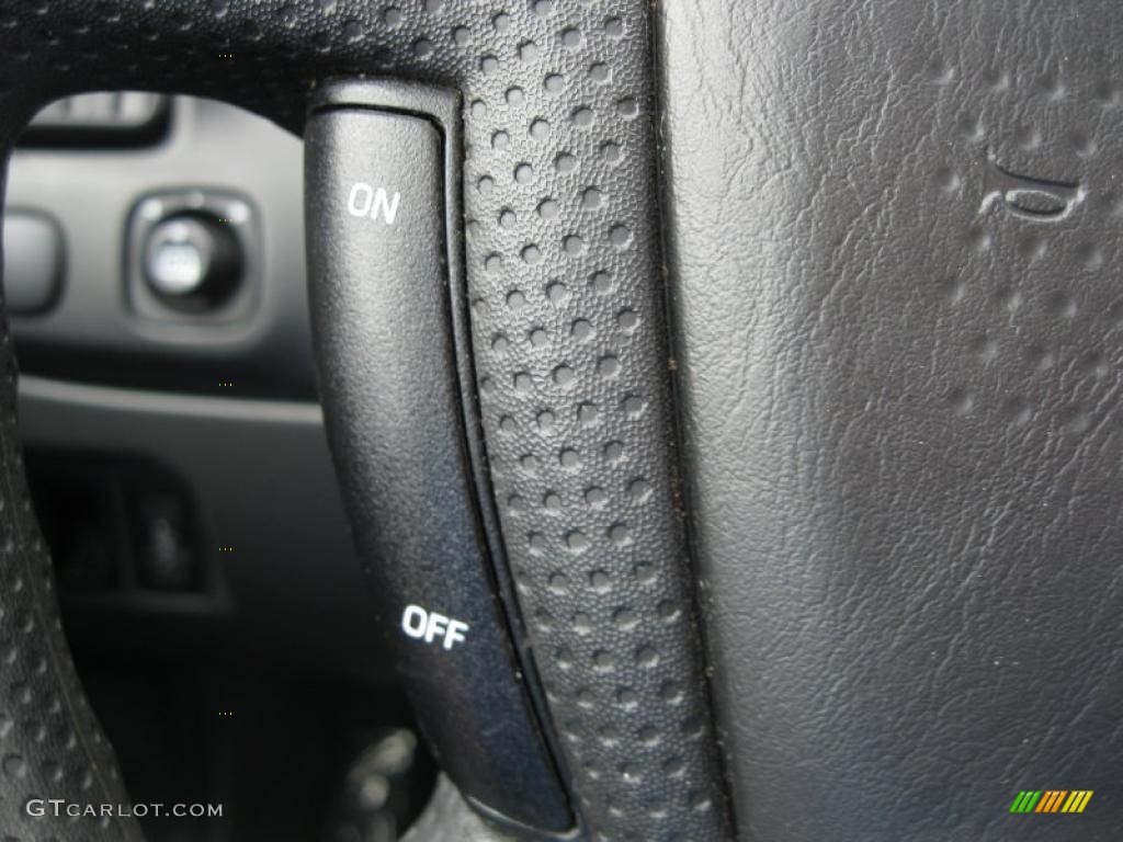 2005 Mazda Tribute i 4WD Controls Photo #49883048