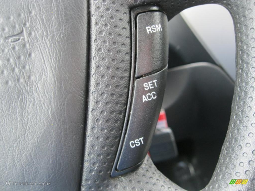2005 Mazda Tribute i 4WD Controls Photo #49883063