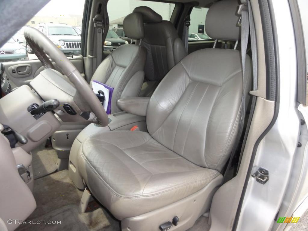 Sandstone Interior 2001 Chrysler Town & Country LXi Photo #49884224